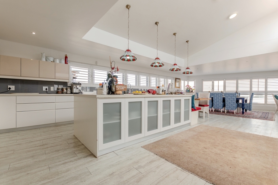 4 Bedroom Property for Sale in Paradise Beach Western Cape